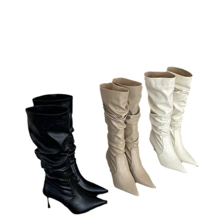 Cuissardes chics - des bottes pointues en cuir pour les femmes soucieuses de leur style