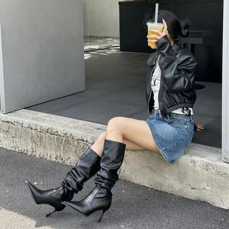 Cuissardes chics - des bottes pointues en cuir pour les femmes soucieuses de leur style